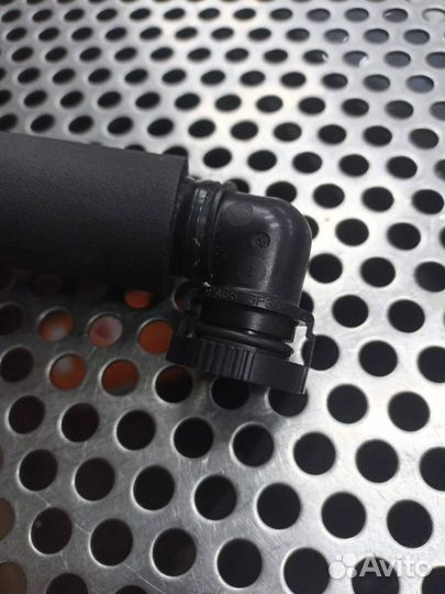 Трубка вентиляции картерных газов BMW 5 G30/G31