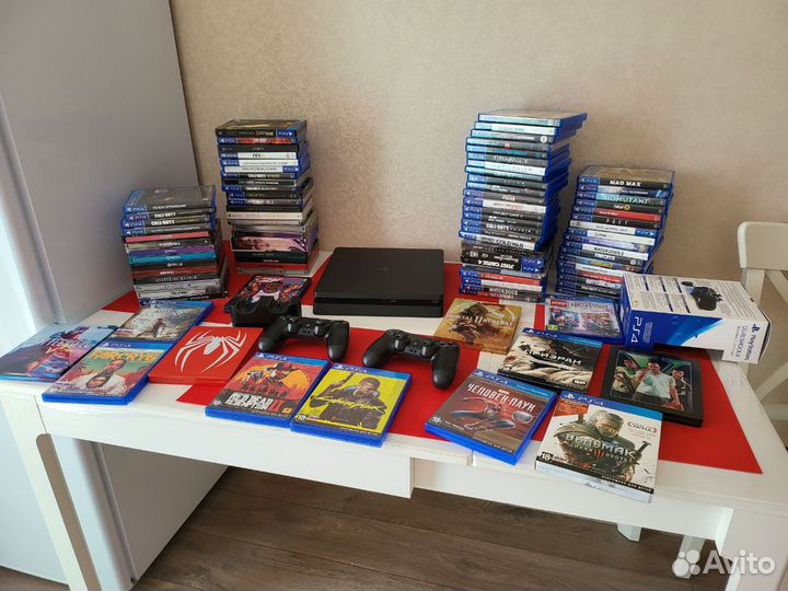 Sony PS4 Slim + 160 игр + 2 джойстика
