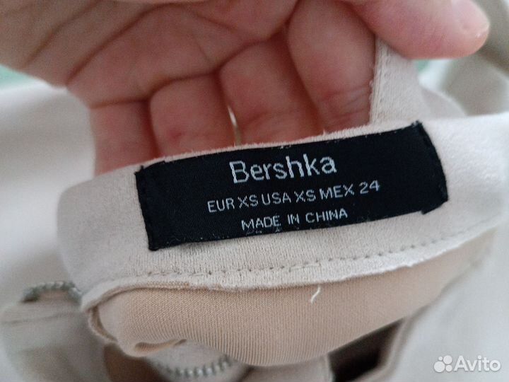 Платье bershka XS