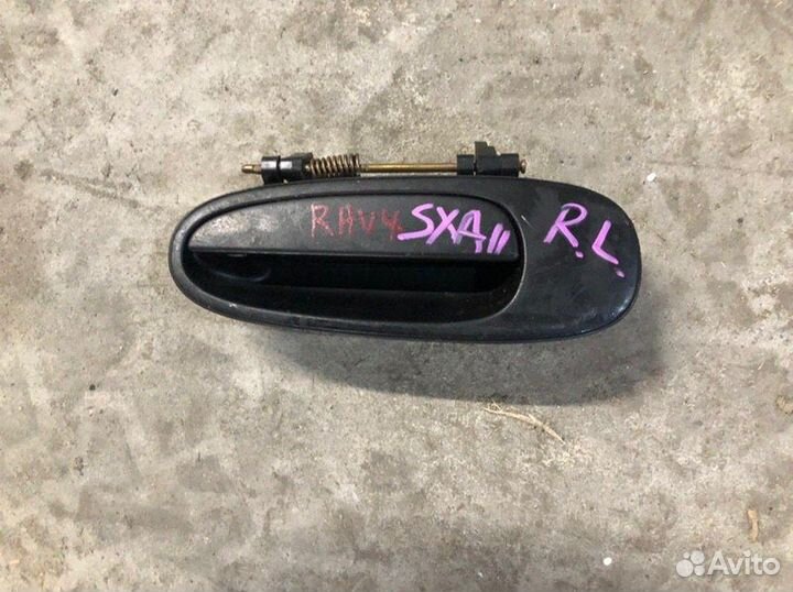 Ручка двери внешняя задняя левая Toyota Rav4 SXA11