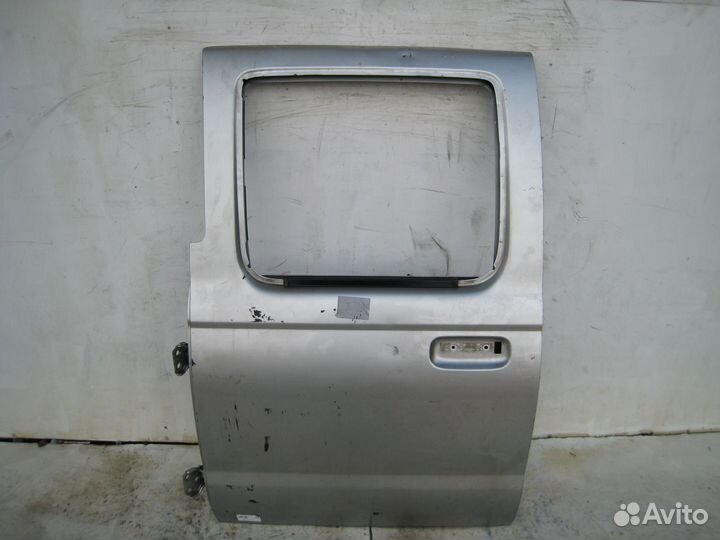 Дверь задняя Лев. Ниссан Навара 1999г