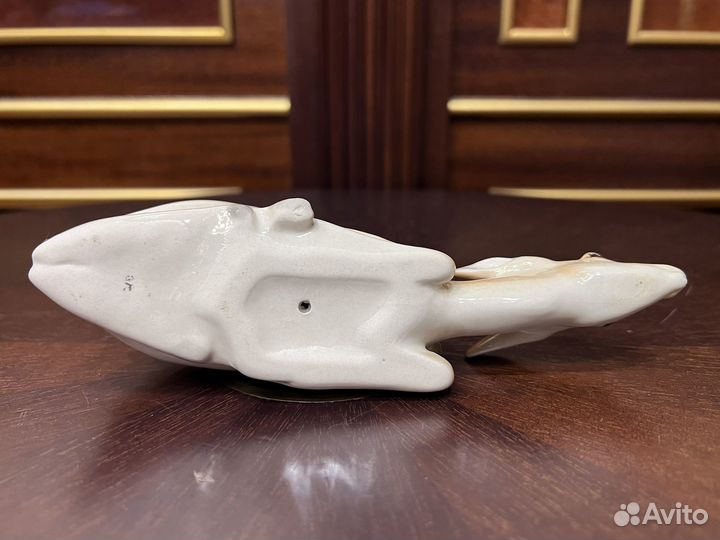 Фарфоровая статуэтка. Лежащая лань. лфз