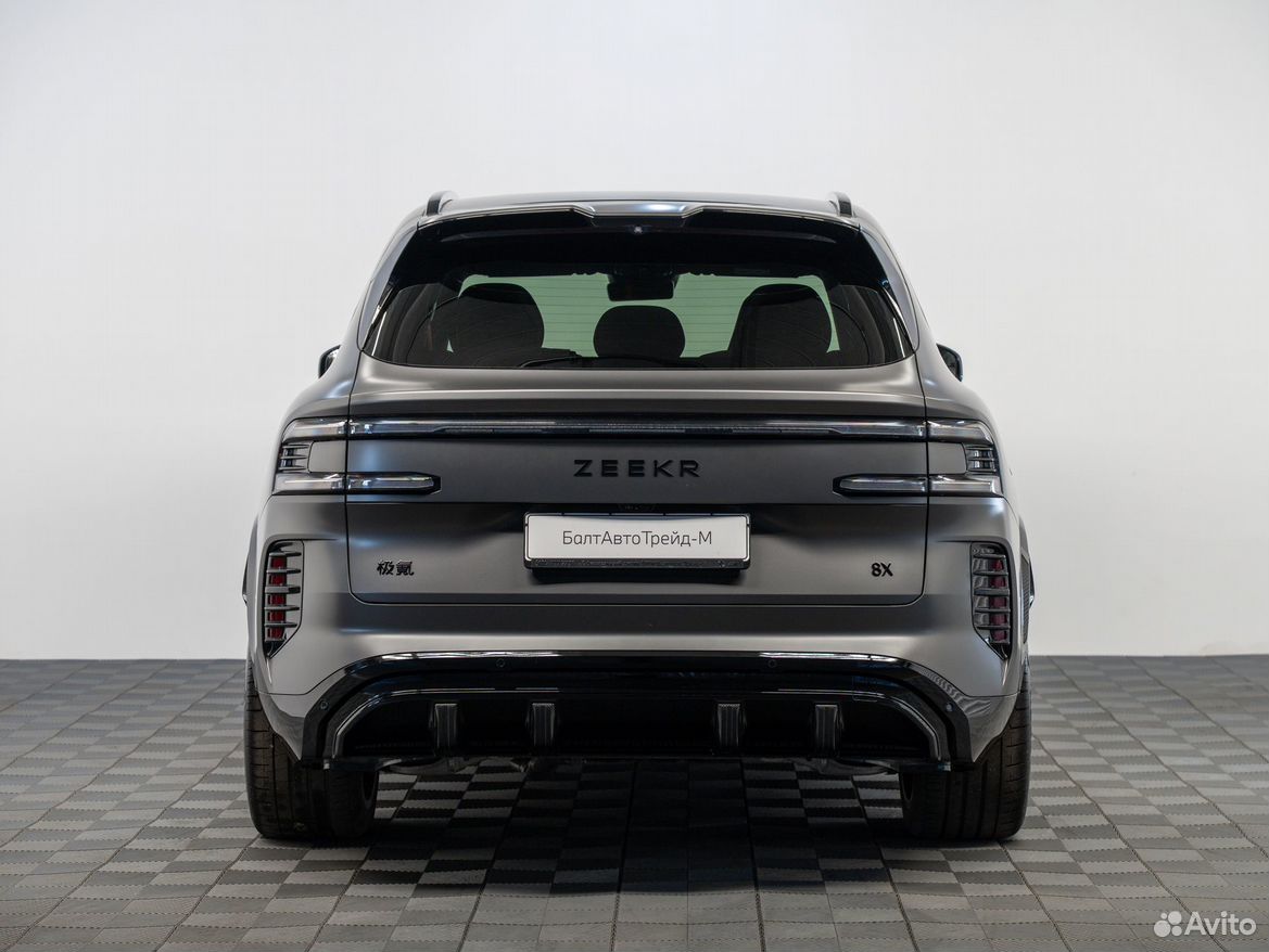 Zeekr 8X 2.0 AMT, 2026