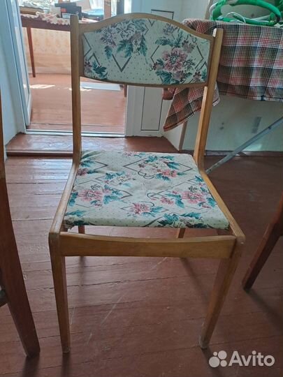 Стул деревянный