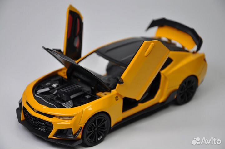 Модель авто Chevrolet Camaro Bumblebee 1:24 металл