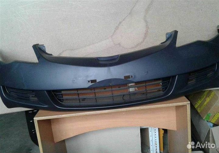 Бампер Хонда Civic 4D (05-08) передний окрашенный