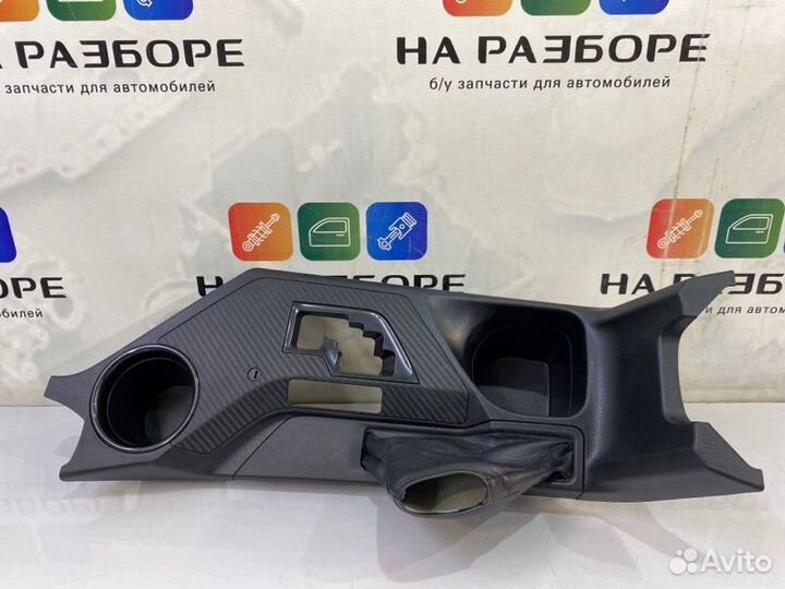 Накладка на консоль между сиденьями Toyota Rav4