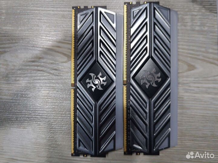 Оперативная память ddr4 2х8гб 4133Мгц