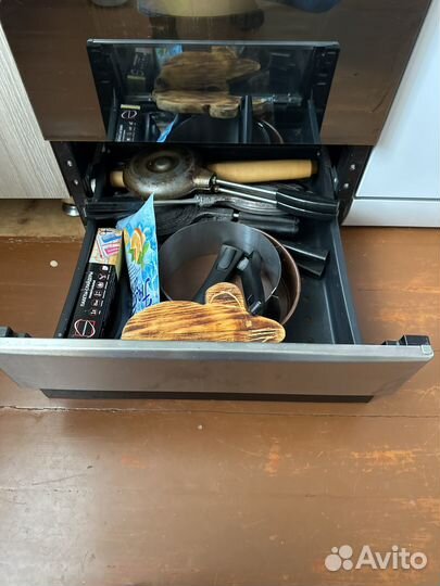 Газовая плита с электрической духовкой