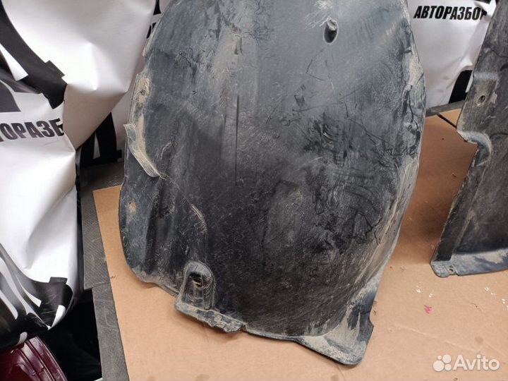 Подкрылок передний левый Skoda Yeti