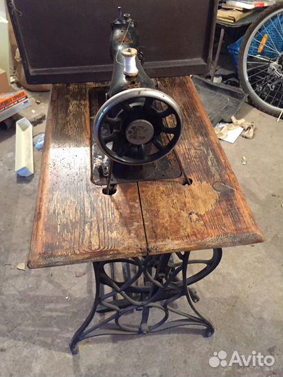 Швейная машина 50-х годов, раритет