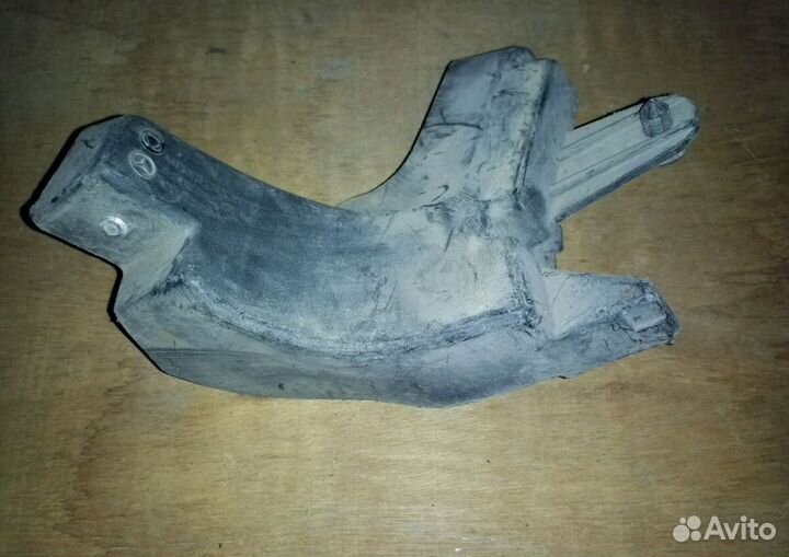 Кронштейн бампера мерседес Е 207 А 2078850516 LH