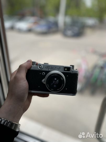 Зеркальный фотоаппарат фед-2