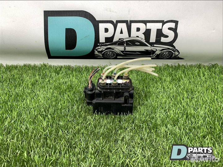 Блок клапанов пневмоподвески Mercedes-Benz