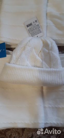 Шапка и шарфы женские новые