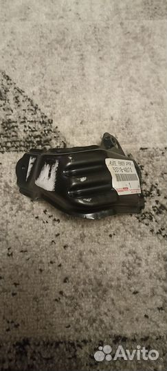 Кронштейн крыла Lexus RX4 53718-48070