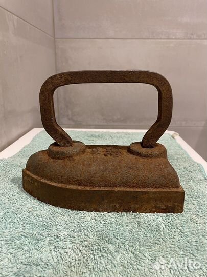 Утюг чугунный