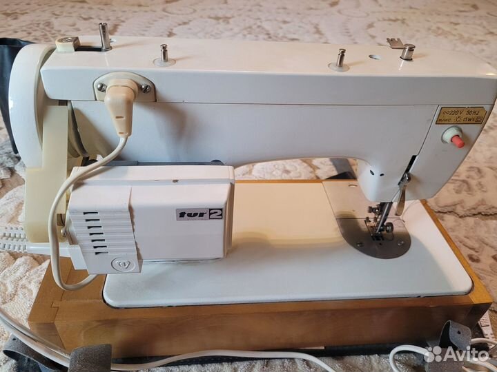 Швейная машина Чайка 132м