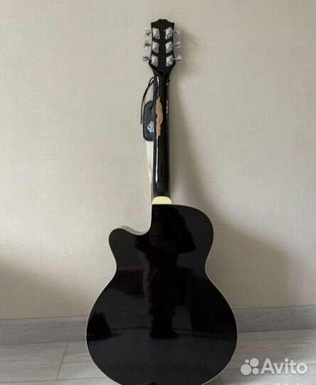 Акустическая гитара colombo