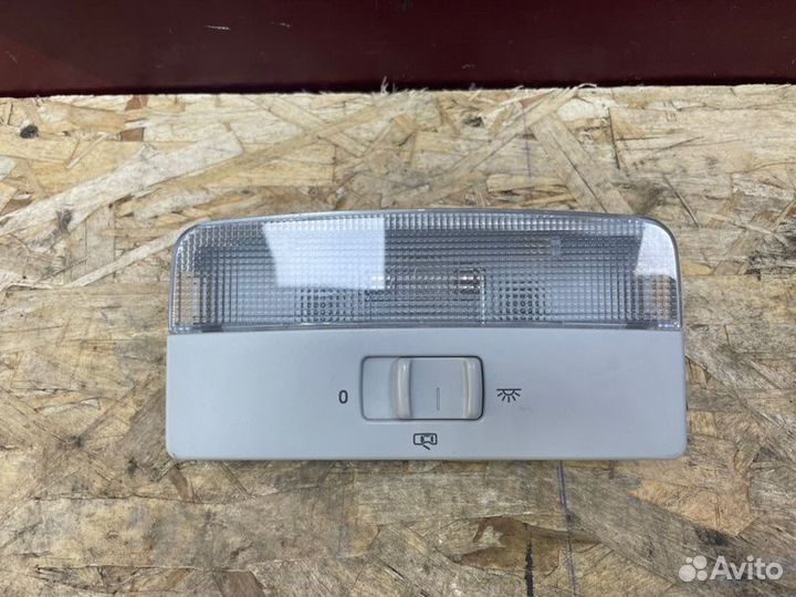 Плафон освещения салона передний Volkswagen Polo