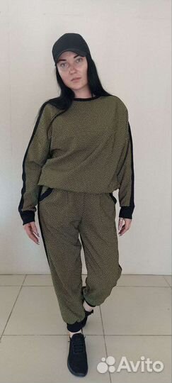 Спортивный костюм женский