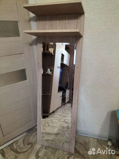 Зеркало новое навесное