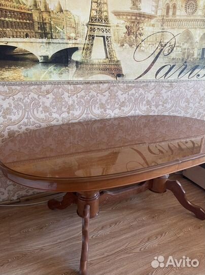 Стол обеденный