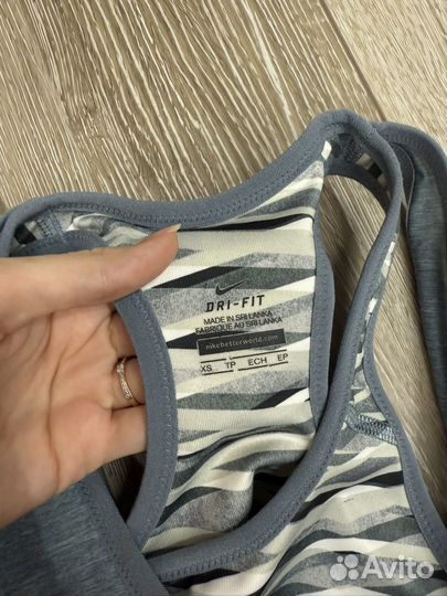 Спортивный топ nike