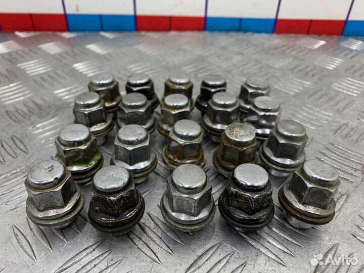 Гайка на колесо Toyota Camry V50 V55 2arfe 2014