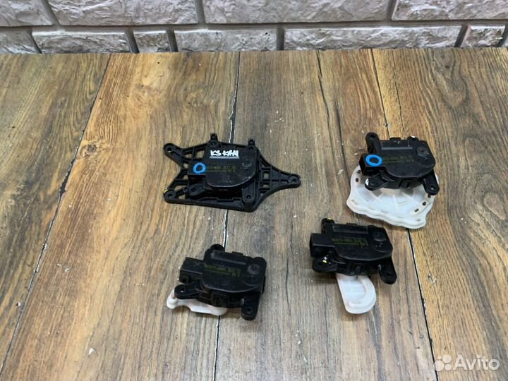 Kia Sorento 2 (XM) Моторчик заслонки отопителя