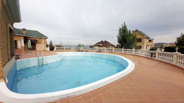 Дом 570 м² на участке 9 сот.