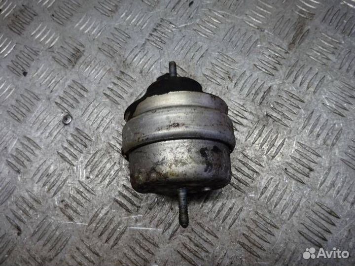 Подушка крепления двигателя Audi A6 4B/C5 2001