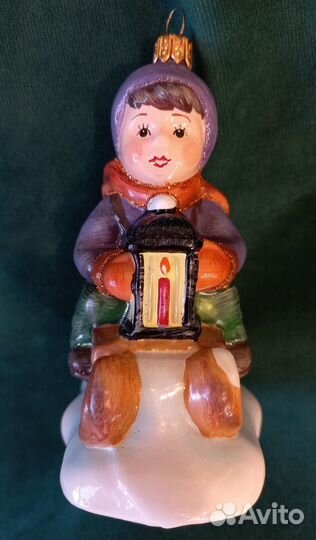 Ёлочная игрушка Мальчик на санках Hummel