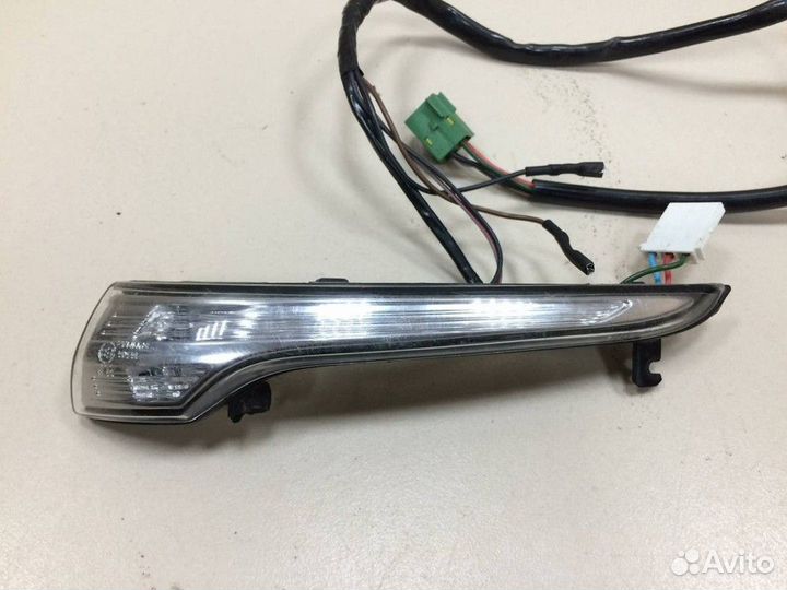 Повторитель в зеркало левый LADA Granta