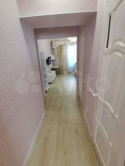 2-к. квартира, 60 м², 1/9 эт.