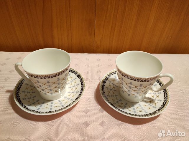 Чашки кружки много разных