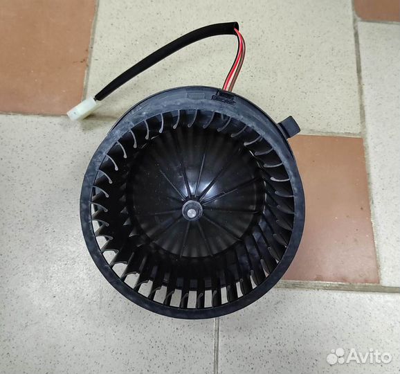 Моторчик печки Audi 80 / Passat B3