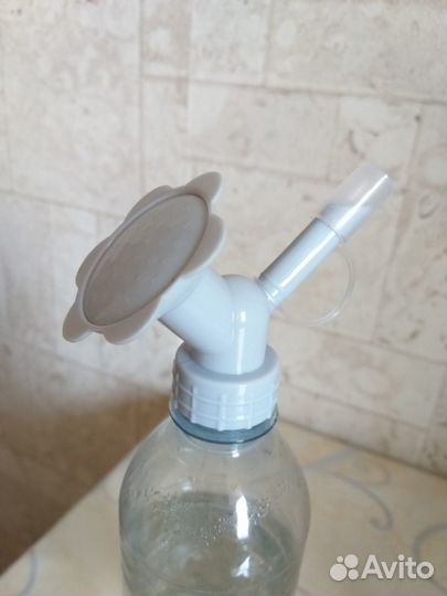 Пластиковая насадка на бутылку для полива цветов