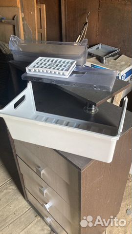 Ящики,отсеки,ледница в холодильник indezit