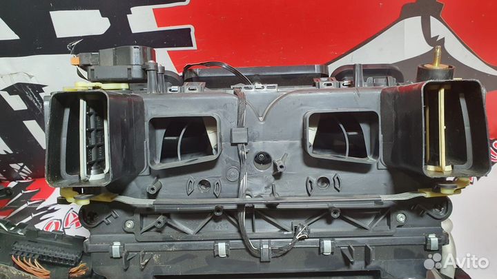 Корпус вентилятора отопителя Mercedes-Benz E280 21