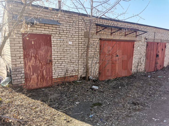 Гараж, > 30 м²