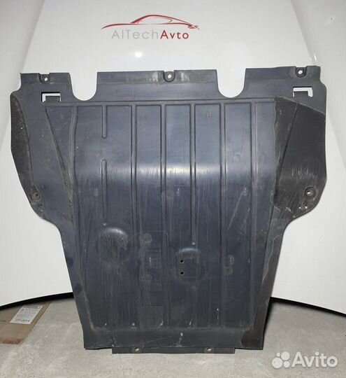 Защита двигателя 758903856R Renault Clio 4