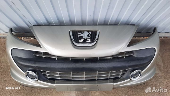 Передний бампер серый Пежо 207