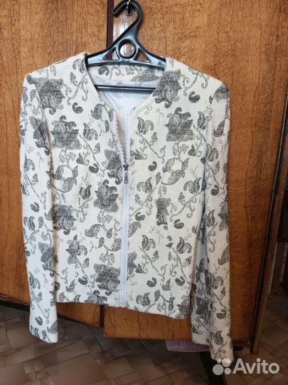 Одежу новую размер 50-52