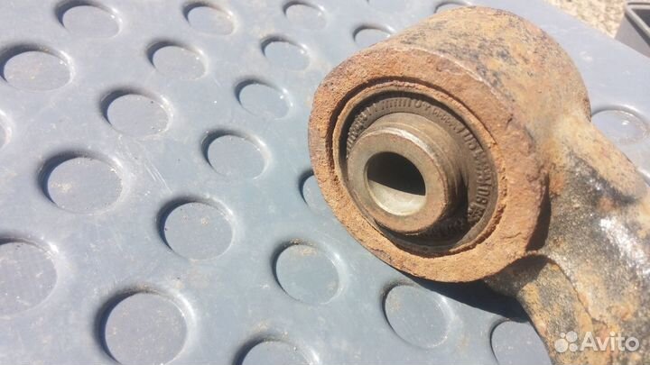 Range Rover Sport L320 рычаг передний правый верхн