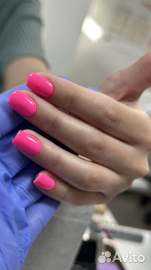 Модель на маникюр с покрытием гель лак