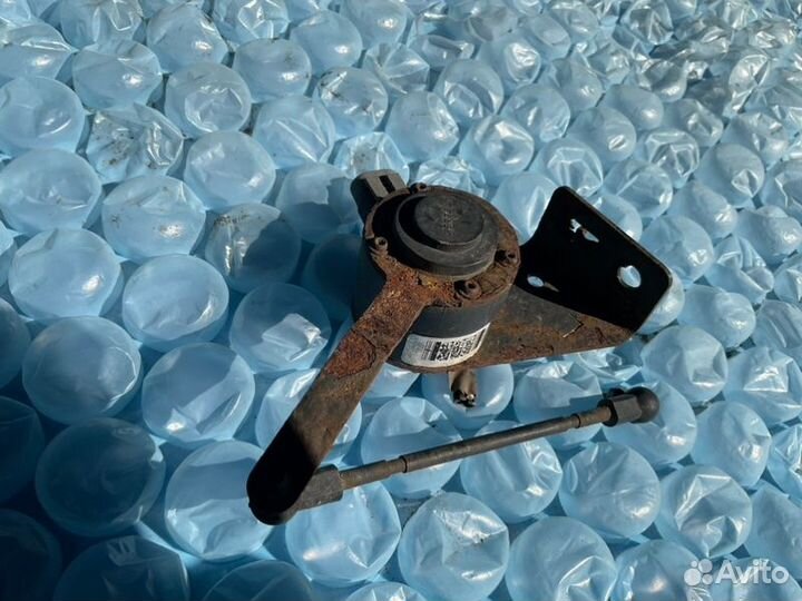 Датчик подвески передний левый Cadillac Escalade