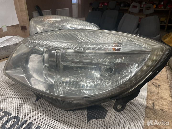Фара левая правая Skoda Fabia 2