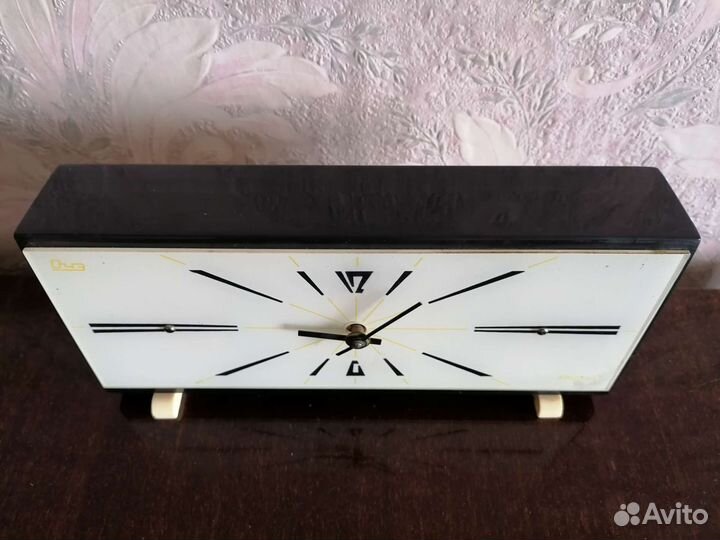 Редкие настольные часы 