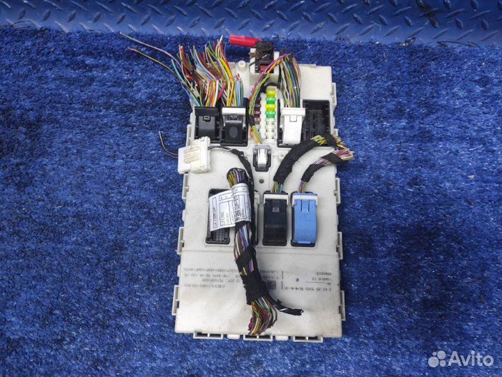 Блок предохранителей передний Bmw F30